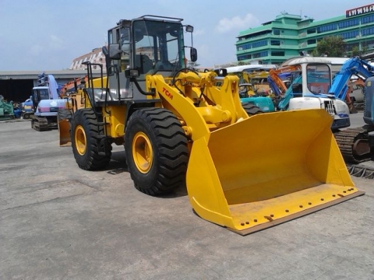 รถตักล้อยาง TCM L 27