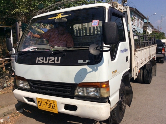 ISUZU 6ล้อ NPR เครื่อง110 แรง  ยาว 4.50ม. เครื่องดี ครัทซีสวย รถไม่ผุ ภาษีไม่ขาด ขาย290,000 บาท ศุภากร 081-1903107 ,081-4252943