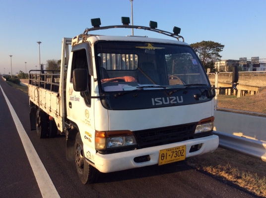 ISUZU 6ล้อ NPR เครื่อง110 แรง  ยาว 4.50ม. เครื่องดี ครัทซีสวย รถไม่ผุ ภาษีไม่ขาด ขาย290,000 บาท ศุภากร 081-1903107 ,081-4252943