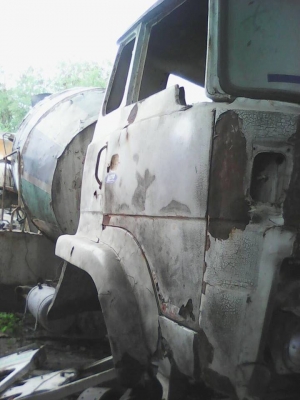 10 ล้อโม่ปูน มี 4 คัน ขายตามสภาพ เล่มทะเบียนพร้อม ชุดโอนพร้อม