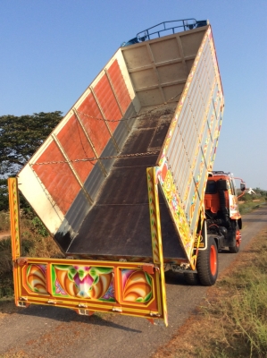 ISUZU ROCKY 6ล้อ(ดั๊มเกษตร) รถห้างแท้ ยาว 5.4 ม. รถเดิมๆ วิ่ง 42,&times;&times;&times; (ป้ายแดงใช้งานในสนามบิน) ยางดีทุกเส้น เครื่องดี ครัทซีสวยจัด รถเดิมๆ บางๆ สด สวย สภาพพร้อมใช้งาน ขาย 620,000 บาท ศุภากร 081-1903107, 081-4252943