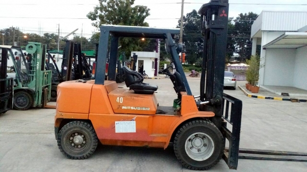 ขายรถ MITSUBISHI ขนาด 4 ตัน  น้ำมันดีเซล  เกียร์ ออโต้ รับประกัน3 เดือน