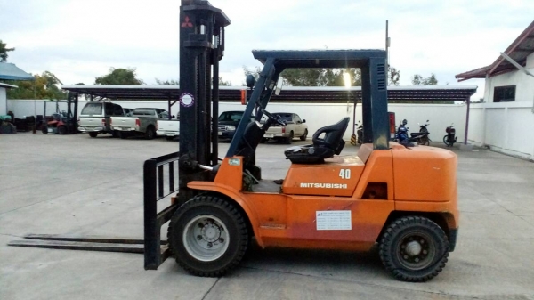 ขายรถ MITSUBISHI ขนาด 4 ตัน  น้ำมันดีเซล  เกียร์ ออโต้ รับประกัน3 เดือน