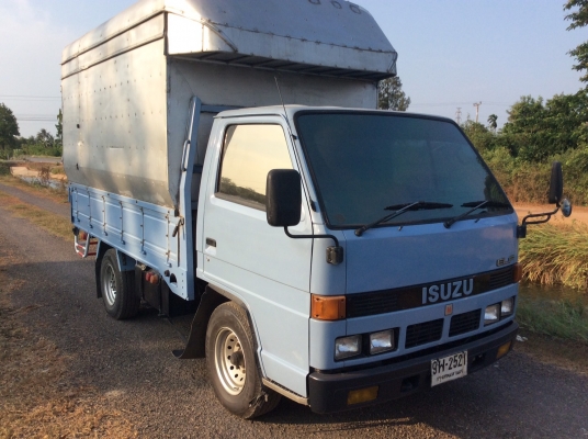 ISUZU NPR 4ล้อ  เครื่อง 88แรง กระจกไฟฟ้า พวงมาลัยพาวเวอร์ แอร์เย็น สภาพพร้อมใช้งาน ขาย 245,000 บาท ศุภากร 081-1903107 , 081-4252943