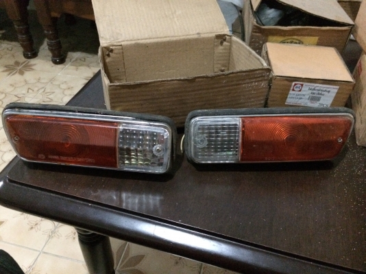 ไฟหรี่หน้า ดัสสัน 521 ใหม่เก่าเก็บ