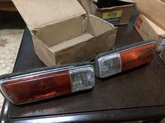 ไฟหรี่หน้า ดัสสัน 521 ใหม่เก่าเก็บ