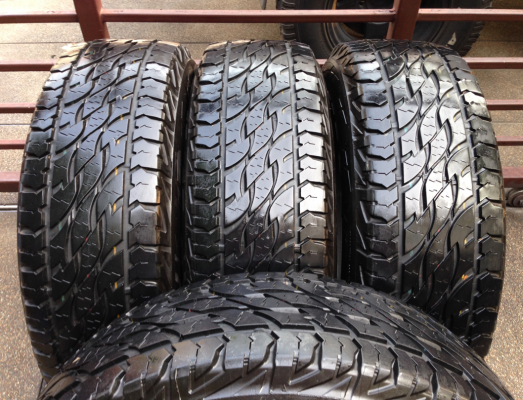 ยาง All Bridgestone 265 70 17 ปลายปี14 ดอกเต็ม ใช้ยาว ไม่มีปะ ราคาไม่แพง ยาง All Bridgestone 265 70 17 ปลายปี14 ดอกเต็ม ใช้ยาว ไม่มีปะ ราคาไม่แพง