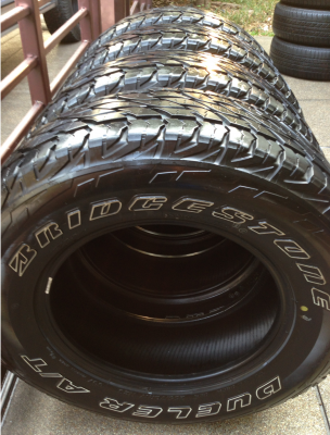 ยาง All Bridgestone 265 70 17 ปลายปี14 ดอกเต็ม ใช้ยาว ไม่มีปะ ราคาไม่แพง ยาง All Bridgestone 265 70 17 ปลายปี14 ดอกเต็ม ใช้ยาว ไม่มีปะ ราคาไม่แพง