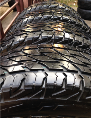ยาง All Bridgestone 265 70 17 ปลายปี14 ดอกเต็ม ใช้ยาว ไม่มีปะ ราคาไม่แพง ยาง All Bridgestone 265 70 17 ปลายปี14 ดอกเต็ม ใช้ยาว ไม่มีปะ ราคาไม่แพง