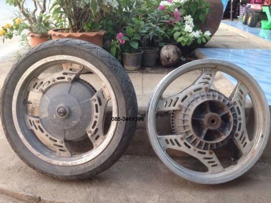 ขายล้อแม็ก honda vf400f  ล้อหน้า16'2.15 ล้อหลัง 18'2.50 ‪#&lrm;