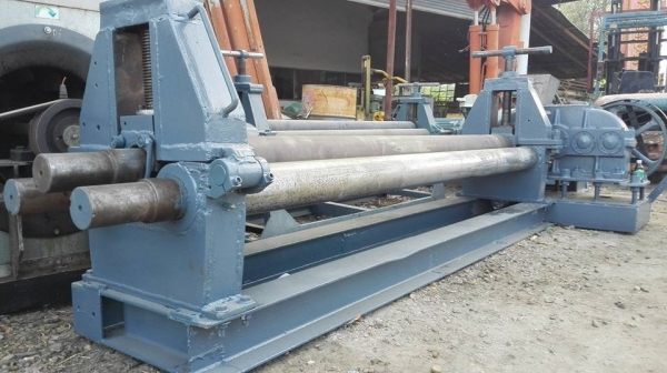 ** Sold **เครื่องม้วนเหล็กแผ่นยาว 8 ฟุต 250 cm. เพลาตัน ลูกกลิ้งโต 7" ม้วนหนา 9 mm. หัวเพลาม้วนแป๊ปได้ ระบบไฟ 380V.