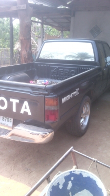 รถโตโยต้ากะบะไม้ต้เอ็กแคป