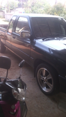 รถโตโยต้ากะบะไม้ต้เอ็กแคป