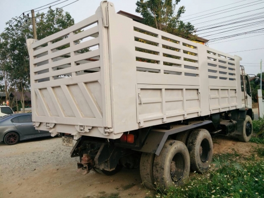 ขายรถบรรทุก ISUZU เครื่อง270 แรง ปี 45 กระบะดัมพ์สามมิตรเปลี่ยนแผงข้าง มีระบบลากพ่วง รถพร้อมใช้งาน