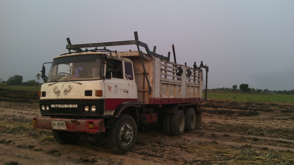 ด่วน ขายรถบรรทุก 10 ล้อ MITSUBISHI  2 เพลา รถดัมพ์ เครื่อง 165  แรงม้า มีเกียร์พิเศษ แรงๆ สภาพดี ราคาถูก ทะเบียนพร้อมโอน สนใจติดต่อเจ้าของโดยตรงเลยครับที่เบอร์ 0801584860 หรือ 0613480934
