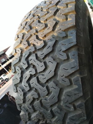 ขายยาง BF 31-10.5-15 พร้อมแม็ก Surf ขายถูกๆมีเส้นเดียวไว้ทำยางอะไหล่