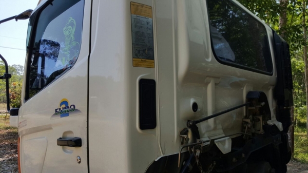 รถฮีโน่ 6 ล้อดั้ม FC4J 150 แรงม้า. ปี 49.  ( รถวิ่ง 25x,xxx กม. )    สนใจติดต่อ  081 - 6079515