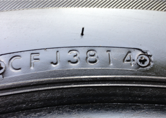 ยาง Bridgestone 265 65 17 ปลายปี14 ดอกเยอะ ไม่มีปะ ราคาไม่แพง ยาง Bridgestone 265 65 17 ปลายปี14 ดอกเยอะ ไม่มีปะ ราคาไม่แพง