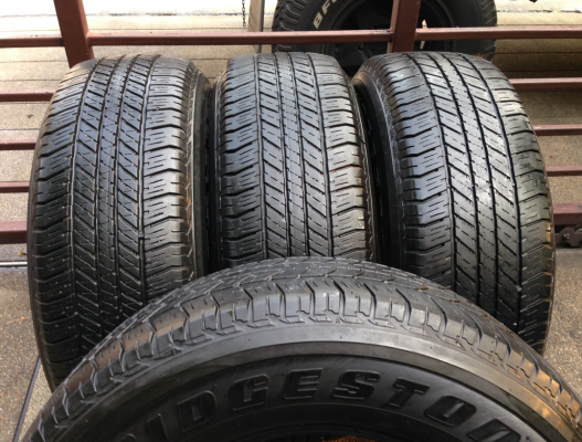ยาง Bridgestone 265 65 17 ปลายปี14 ดอกเยอะ ไม่มีปะ ราคาไม่แพง ยาง Bridgestone 265 65 17 ปลายปี14 ดอกเยอะ ไม่มีปะ ราคาไม่แพง