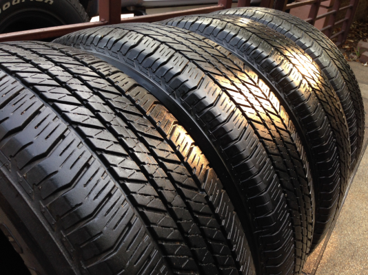 ยาง Bridgestone 265 65 17 ปลายปี14 ดอกเยอะ ไม่มีปะ ราคาไม่แพง ยาง Bridgestone 265 65 17 ปลายปี14 ดอกเยอะ ไม่มีปะ ราคาไม่แพง