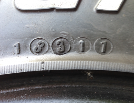 ยาง All BF Goodrich 30 9.5 R15 ปลายปี11 จำนวน 3เส้น ดอกเต็ม ไม่มีปะ ราคาไม่แพง