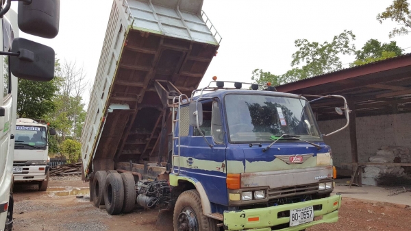 ขาย 10 ล้อดั้ม เพลาเดียว HINO KT925 เครื่อง HO7C 180 แรงม้า เกียร์ HO มีสโลว์กลาง เบรคทิฟฟี่ พวงมาลัยพาวเวอร์ แอร์เย็น ทะเบียนพร้อมโอนครับ ราคาคุยกันได้ ขาย 10 ล้อดั้ม เพลาเดียว HINO KT925 เครื่อง HO7C 180 แรงม้า เกียร์ HO มีสโลว์กลาง เบรคทิฟฟี่ พวงมาลัยพาวเวอร์ แอร์เย็น ทะเบียนพร้อมโอนครับ ราคาคุยกันได้