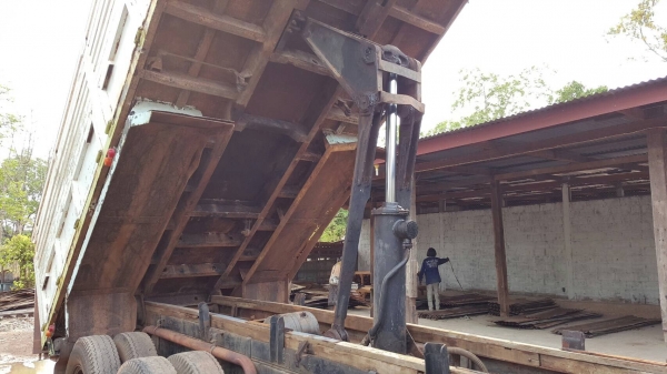 ขาย 10 ล้อดั้ม เพลาเดียว HINO KT925 เครื่อง HO7C 180 แรงม้า เกียร์ HO มีสโลว์กลาง เบรคทิฟฟี่ พวงมาลัยพาวเวอร์ แอร์เย็น ทะเบียนพร้อมโอนครับ ราคาคุยกันได้ ขาย 10 ล้อดั้ม เพลาเดียว HINO KT925 เครื่อง HO7C 180 แรงม้า เกียร์ HO มีสโลว์กลาง เบรคทิฟฟี่ พวงมาลัยพาวเวอร์ แอร์เย็น ทะเบียนพร้อมโอนครับ ราคาคุยกันได้