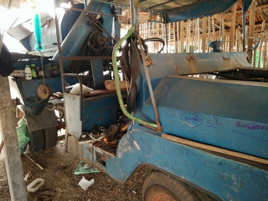 ขายรถนวดข้าว ทะเลทอง 6 ฟุต เครื่อง hino ec100