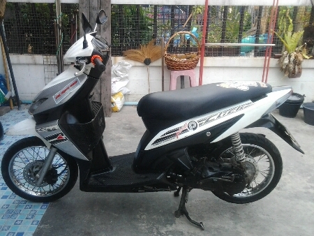 ขายมอไซค์ ปี51 ฮอนด้า คลิ๊ก PLAY เครื่อง110cc. เครื่องดีนิ่มๆ รถสภาพเดิมๆ พร้อมใช้งาน ภาษีขาด2ปี เล่มทะเบียนครบ ขายถูกๆครับ