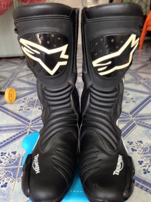 ขายรองเท้าขี่รถทางเรียบAIpinestars รุ่นลิมิเต็ด.TRIUMPHสภาพเหมือนของใหม่