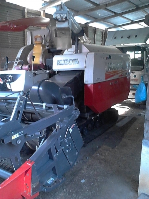 ขายตามสภาพรถเกียวอุ้ม  95ของคูโบตีาปี56  ทำงาน3000ชัวโมง