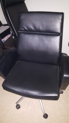 ขายโต็ะทำงานผู้บริหารครบชุด 80,000 บาท