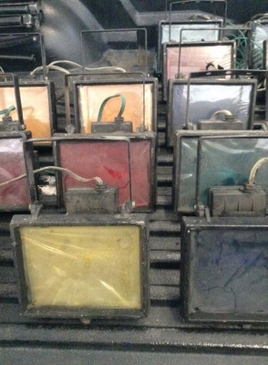 สปอร์ตไลน์ 14 ตัวขายตัวละ150 เหมาหมดแถมให้อีกสองตัว. และมีตัวคุมไฟพาร์ไม่รู้จะขายเท่าไหร่ดีอยากใด้เท่าไหร่ว่าราคามาใด้เลย เหมาหมดให้ราคาพิเศษครับ กทมปริมลทลนัดรับส่งกันใด้เลย