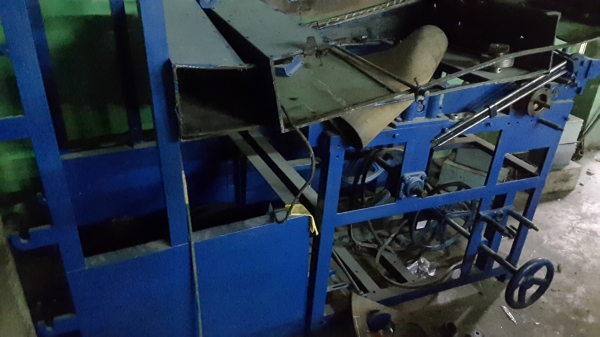 เครื่องตัดถุงพลาสติก 1 เครื่อง และอะไหร่อีกตัวนึง