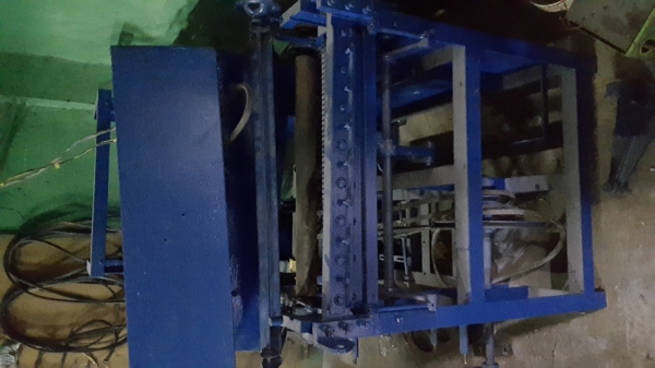 เครื่องตัดถุงพลาสติก 1 เครื่อง และอะไหร่อีกตัวนึง