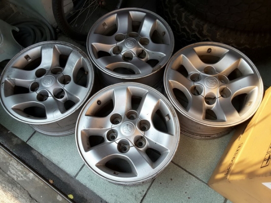 ล้อติดรถ Tiger d4d ขอบ15 กว้าง7 สภาพสวยๆ 1ชุด