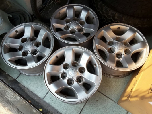 ล้อติดรถ Tiger d4d ขอบ15 กว้าง7 สภาพสวยๆ 1ชุด