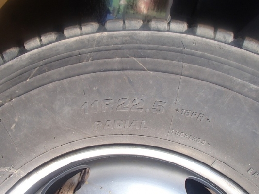 ROUGH TERRAIN CRANE KATO KR10HM