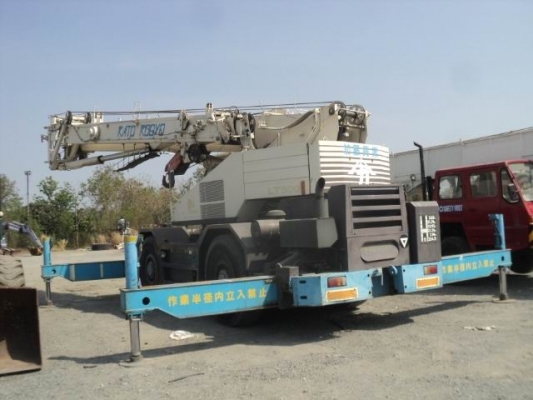 ROUGH TERRAIN CRANE KOMATSU	LT500-1