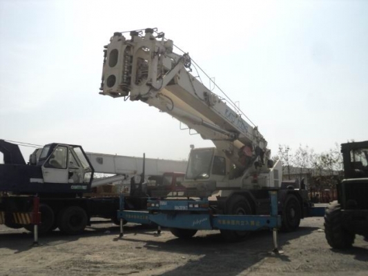 ROUGH TERRAIN CRANE KOMATSU	LT500-1