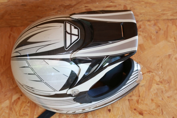 หมวกกันน็อค FLY Size M