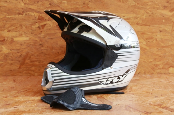 หมวกกันน็อค FLY Size M