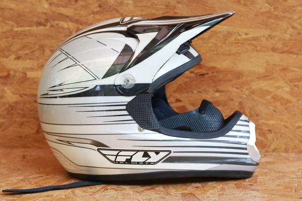 หมวกกันน็อค FLY Size M