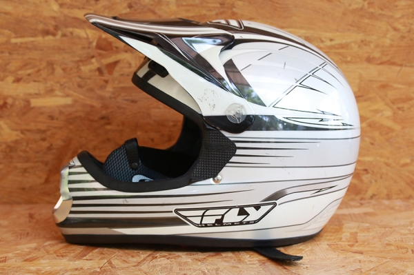 หมวกกันน็อค FLY Size M