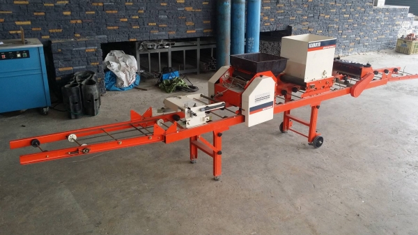 เครื่องโรยเมล็ด KUBOTA รุ่น SR150KW เก่าญี่ปุ่น  สภาพสวยพร้อมใช้งาน เหมาะสำหรับนาดำ