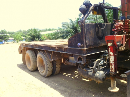 รถนิสสัน 10 ล้อ 320 / ติดเครน 3 ตัน.  230 แรงม้า. , ( รถ 2 เพลา. )      สนใจติดต่อ  081 - 6079515