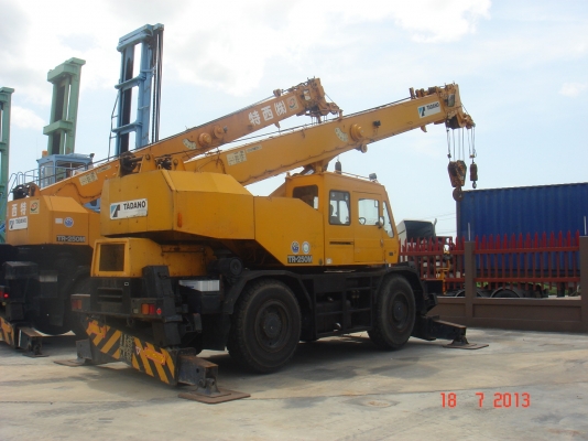 ROUGH TERRAIN CRANE TADANO TR250M-5