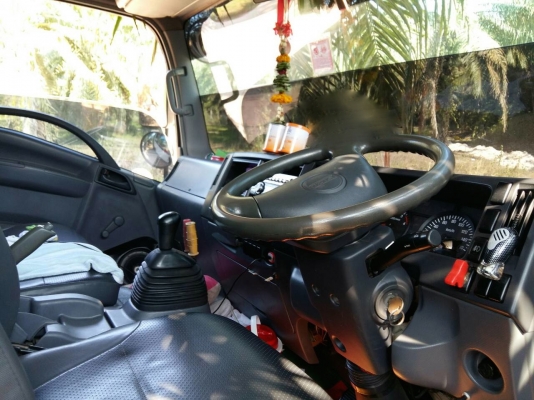 รถอีซุซุ 6 ล้อดั้ม NPR 150 แรงม้า ปี 51.  ( รถวิ่ง 2xx,xxx กม. )    สนใจติดต่อ  081 - 6079515