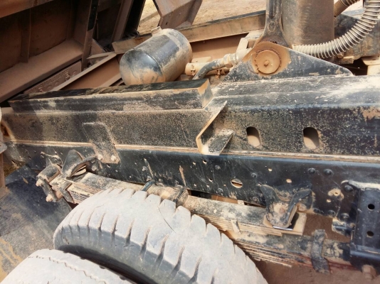 รถอีซุซุ 6 ล้อดั้ม NPR 150 แรงม้า ปี 51.  ( รถวิ่ง 2xx,xxx กม. )    สนใจติดต่อ  081 - 6079515