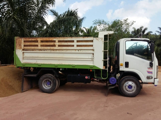 รถอีซุซุ 6 ล้อดั้ม NPR 150 แรงม้า ปี 51.  ( รถวิ่ง 2xx,xxx กม. )    สนใจติดต่อ  081 - 6079515